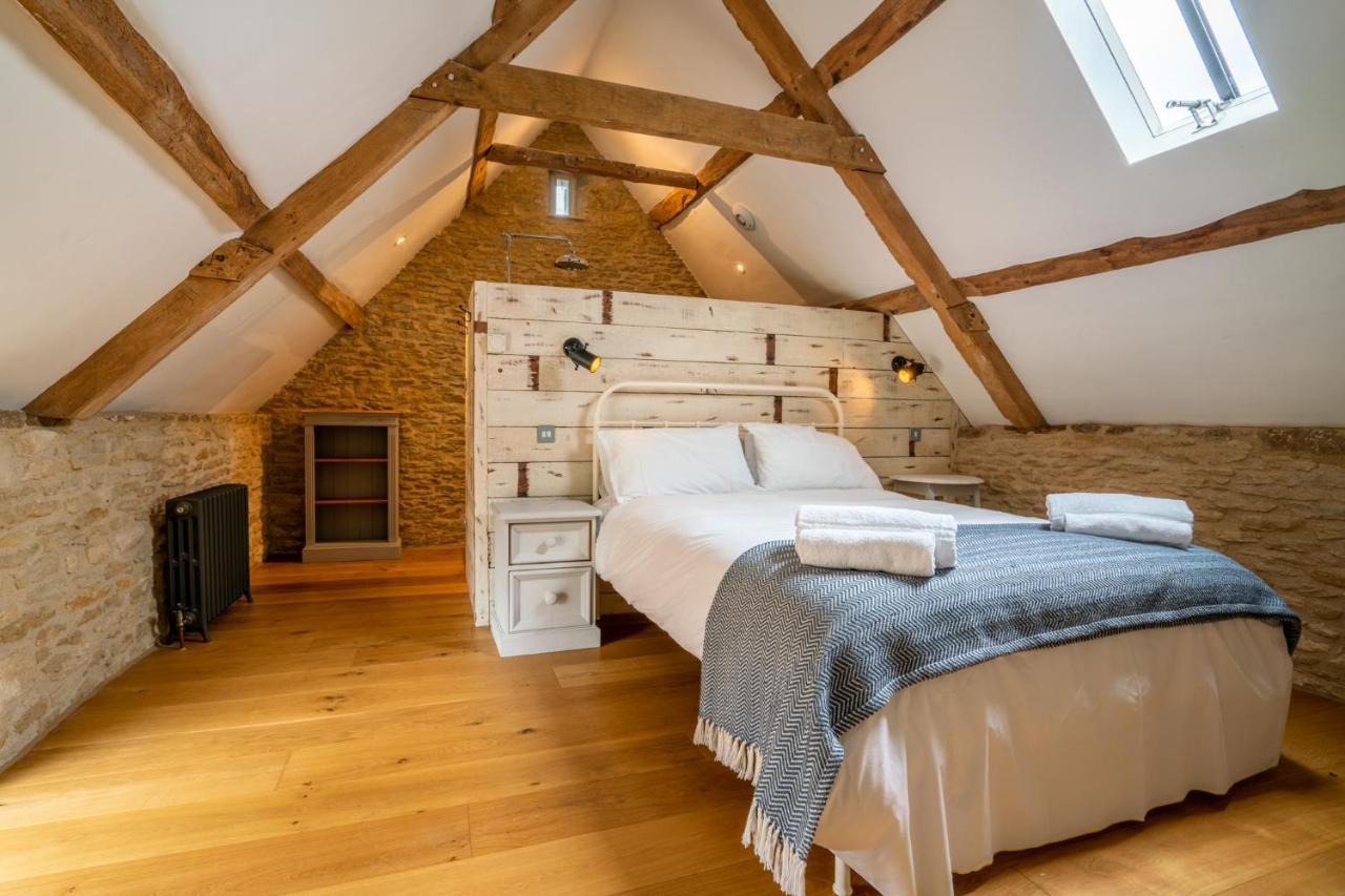 Villa Middle Barn Dyrham Exterior foto
